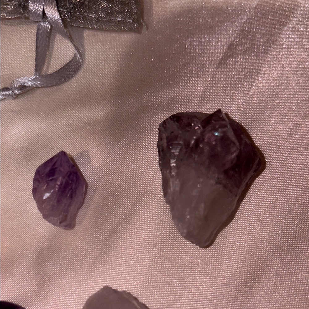 Purple Crystal Set with Silver Pouch - Picture 4 of 5